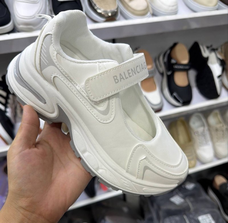 Balenciaga poyabzali