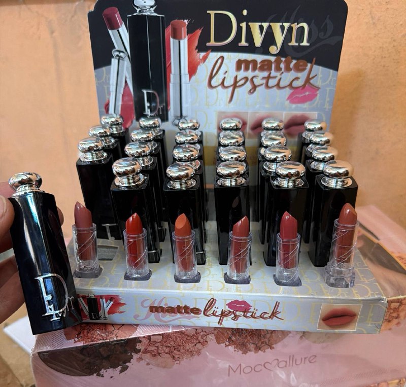 Divyn mat lipstick