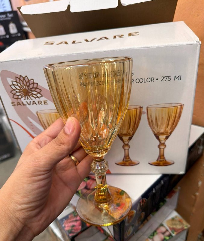 Salvare stakanlar to'plami