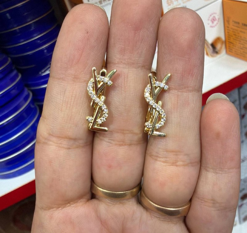 YSL shaklidagi sirg'a jufti